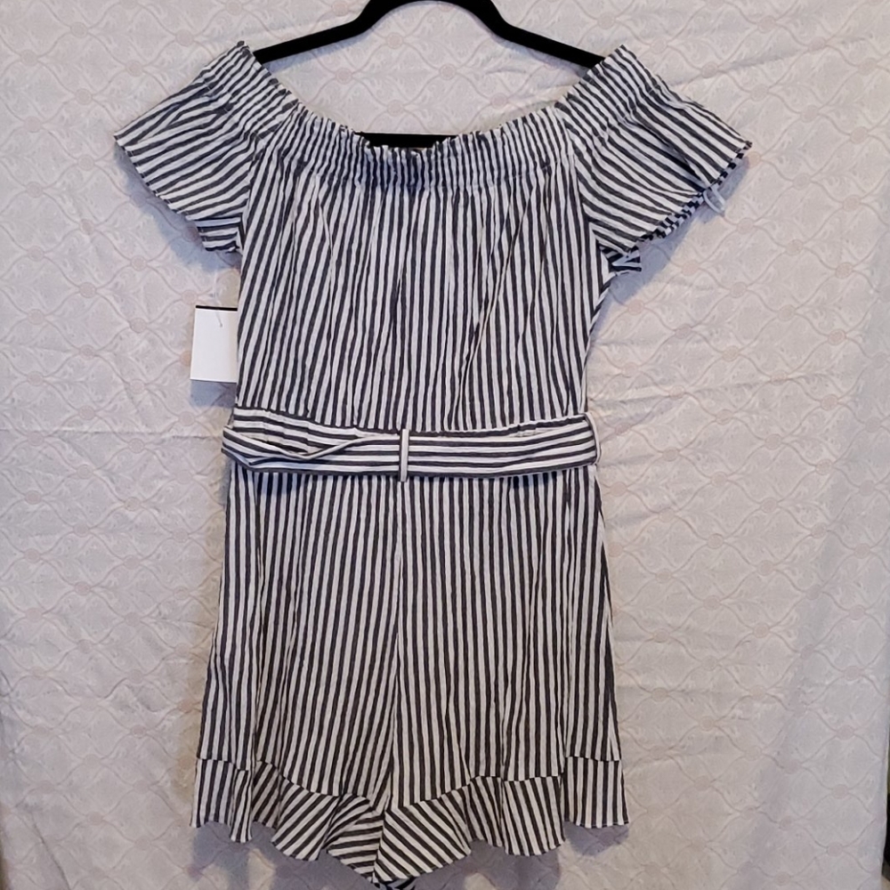 ๐ ๐ ๐ NWT Zara Button Front Romper - Picture 2 of 4